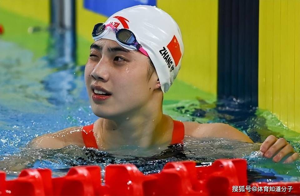 勒沃库森本赛季在哈维-阿隆索的率领下，各赛事19战18胜1平（客场2-2拜仁），共打入64球，丢14球。